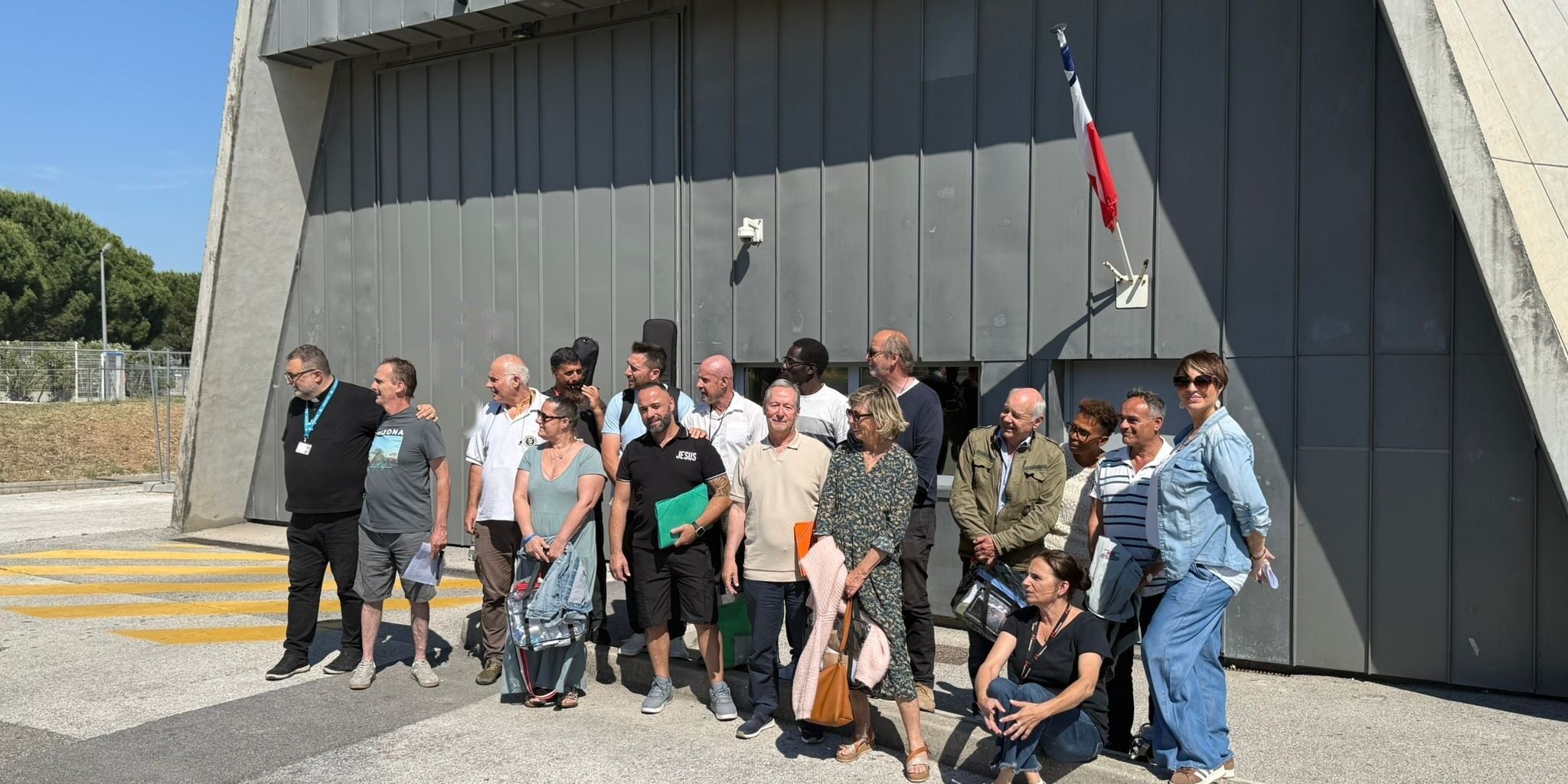 photo pentecôte à la prison de la farlède